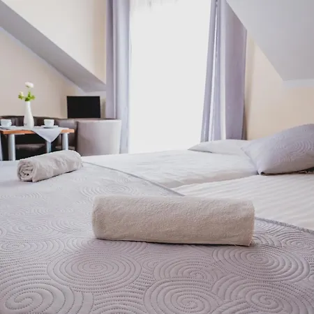 Bed & Breakfast Nad Morzem- Art-pension 4*