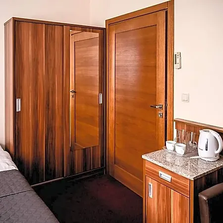 Bed & Breakfast Nad Morzem - Art-pension - Dabrowa - &