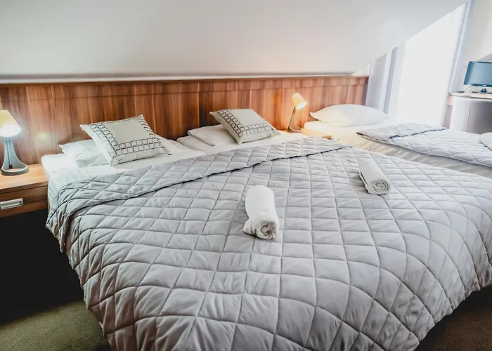 Bed & Breakfast Nad Morzem- Art-pension Świerzno