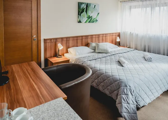 Bed & Breakfast Nad Morzem- Art-pension Świerzno