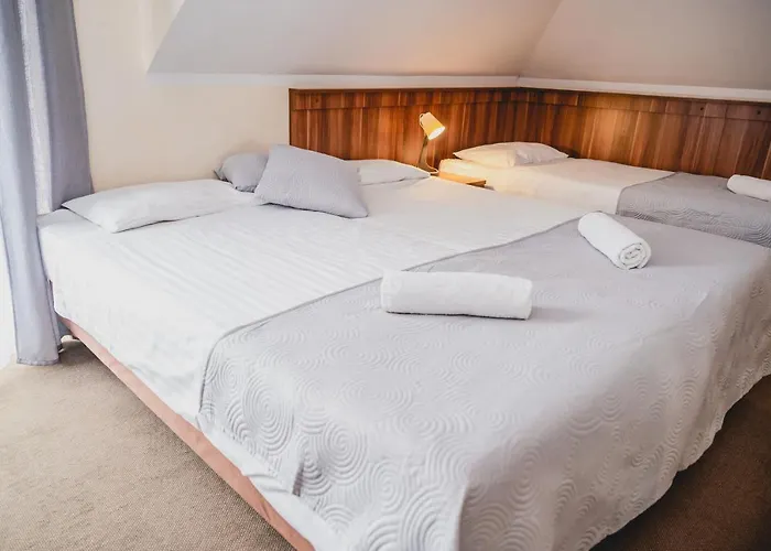 Bed & Breakfast Nad Morzem- Art-pension Świerzno