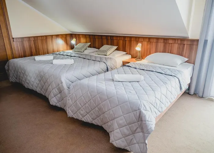 Bed & Breakfast Nad Morzem- Art-pension Świerzno